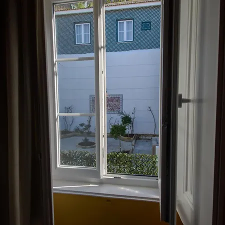 The Rooftop Bed and Breakfast 4*