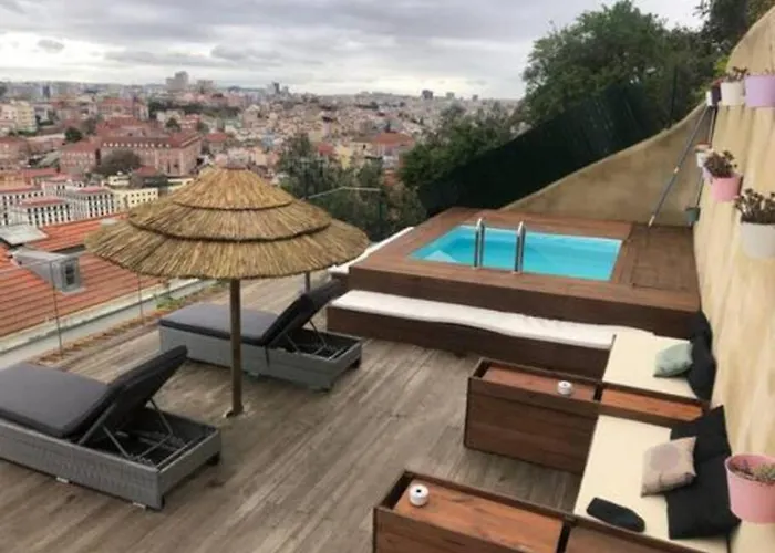 The Rooftop Bed and breakfast 4*